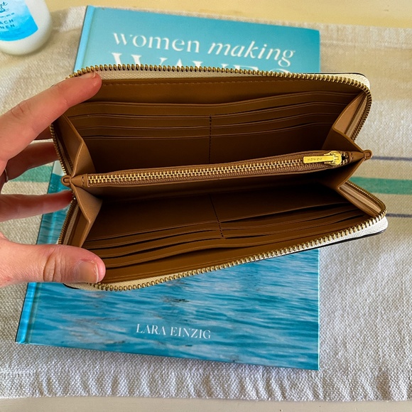 Coach Floral Zip Around Accordion Wallet with Tea Rose Appliqué and Grom… - Picture 11 of 12